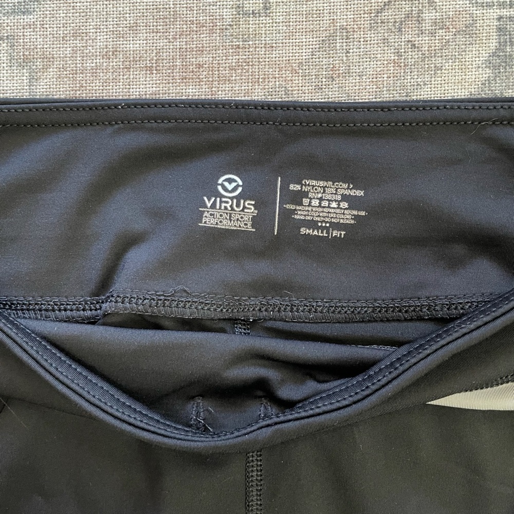 Virus Compression Crop Workout Pant Black - Picture 6 of 6